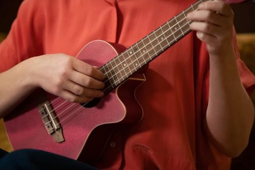 ORT-RURUBY-CE, ORTEGA EARTH SERIES CONCERT UKULELE, OKOUME TOP BACK & SIDES, RUBY/RASPBERRY SATIN FINISH, EQ/CUTAWAY - Image 8