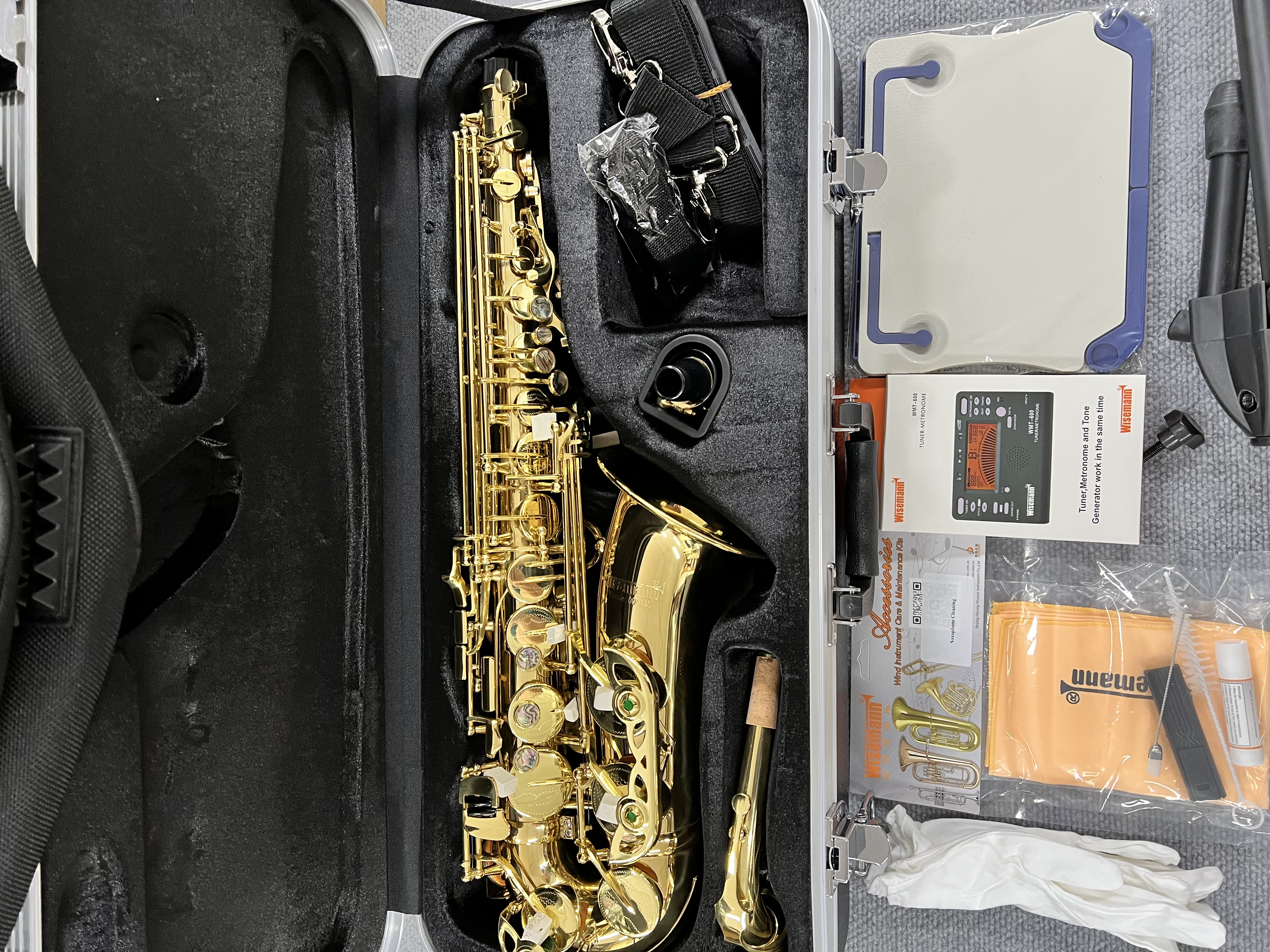 WI-0901AS, WISEMANN TAURUS Eb ALTO SAXOPHONE KIT, BRASS LACQUERED, INCLUDES ABS SAXOPHONE HARDCASE, GIG BAG, DIGITAL TUNER, TABLE MUSIC STAND, GLOVES/CLEANING CLOTH, REED TRIMMER, NECK STRAP, MOUTHPIECE & CARE KIT.