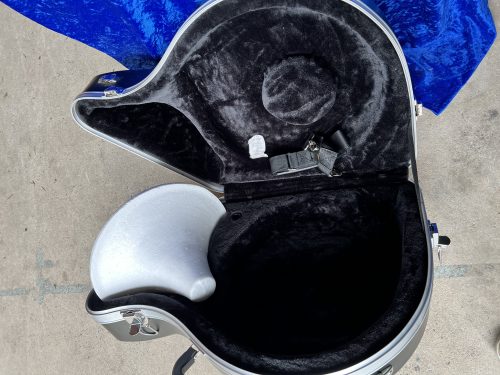 WI-681037, WISEMANN FRENCH HORN HARDCASE/FIXED BELL, ABS HARDSHELL, VELVET LINING, WITH 1 HANDLE & LATCHES - Image 3