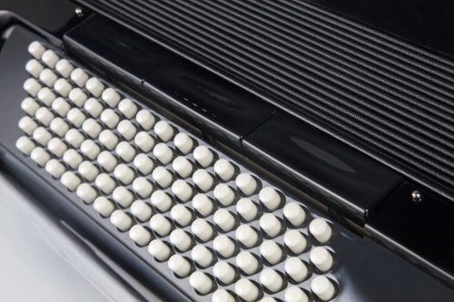 15-A38621, HOHNER AMICA FORTE III, 72-BASS PIANO ACCORDION, NEW MODEL, LMM REEDS, BLACK, WITH GIGBAG - Image 4